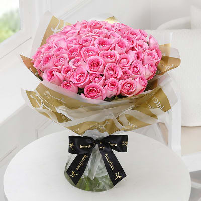 Online Flower delivery in Lucknow by Interflora